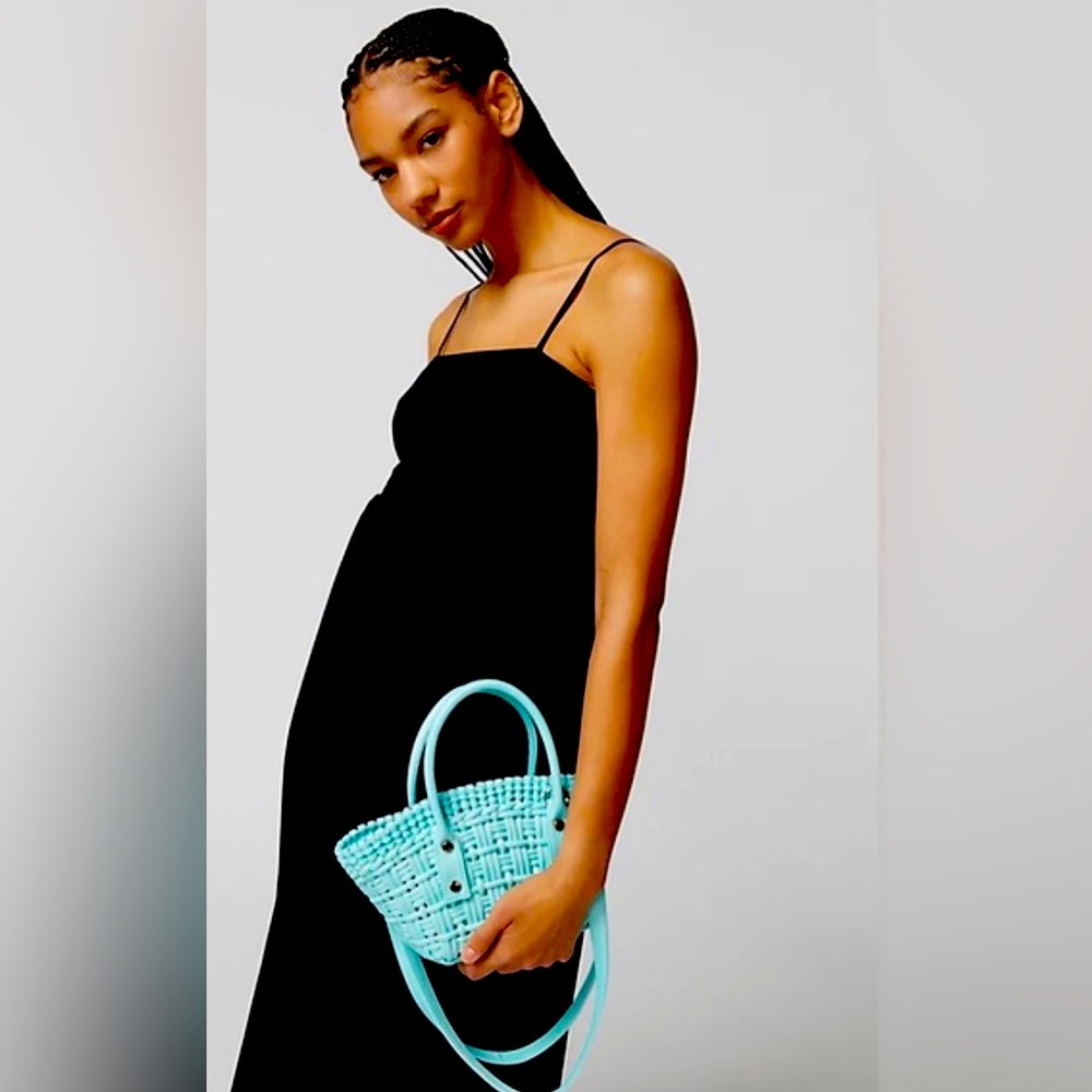 URBAN OUTFITTERS WOVEN FAN TOTE BAG